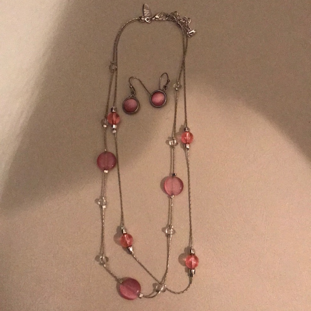 Necklace and earring set